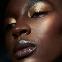 27 Rosiers Extra/Ordinaire Skin Illuminator New 15 27 Rosiers Extra/Ordinaire Skin Illuminator New